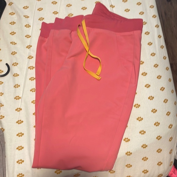 Figs scrub bottoms - Picture 1 of 1